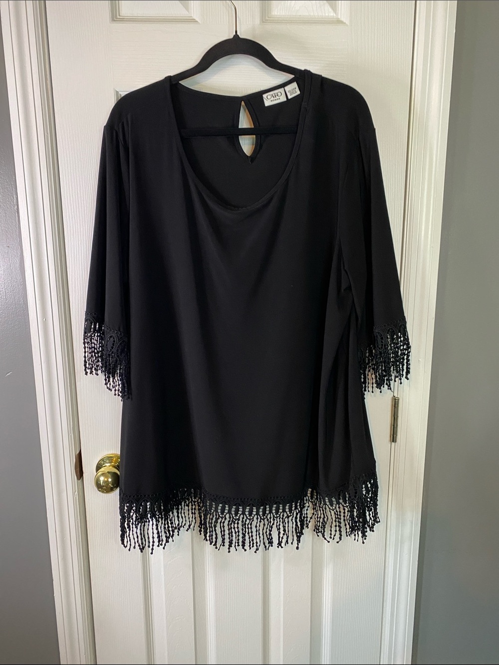 Cato’s Women’s Black Top With Lace Around Arms And Bottom Size 22/24.